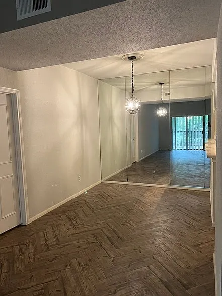 1 bed, 622 sqft, $1,300 — Photo 2