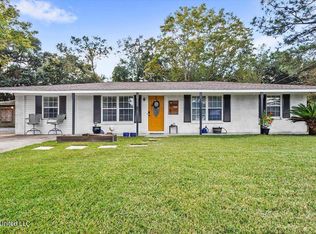 4702 Bel Meade Cir, Pascagoula, MS 39581