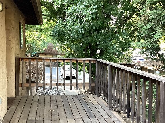 4th image of 153-157 E Shasta Ave #A