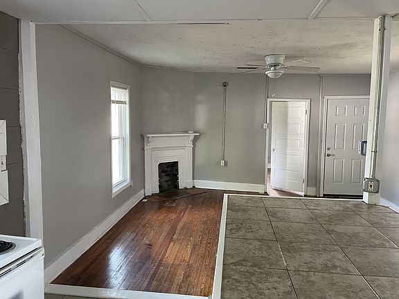 4th image of 762 Charles Ave