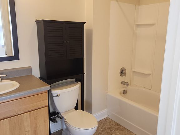 4th image of 400 McKinley Ave NW #B