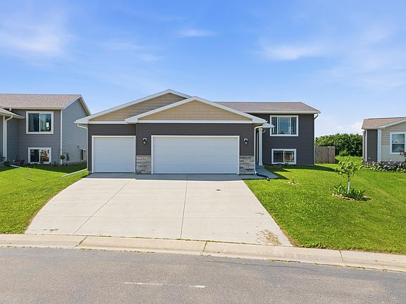 3rd image of 59 Southfork Pl SE