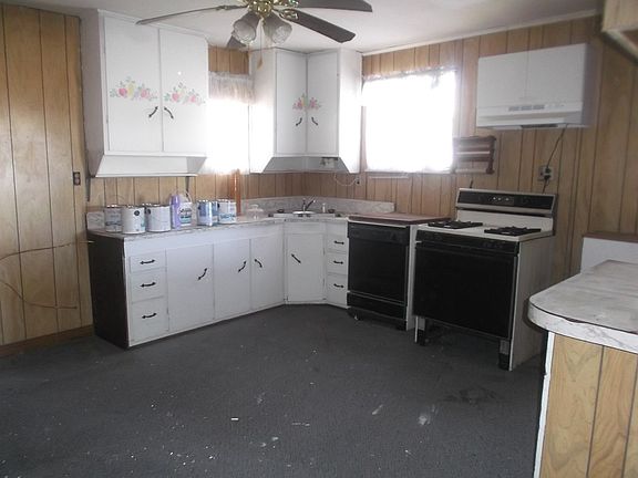 3rd image of 7517 Skyline Ave