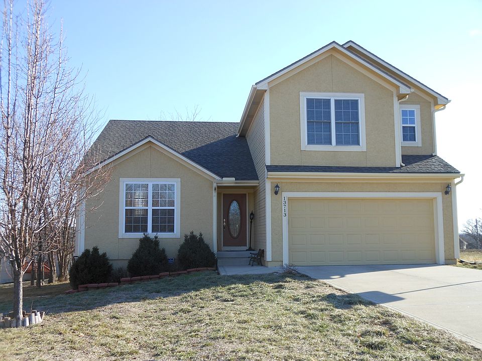 13713 Ruby Ave, Bonner Springs, KS