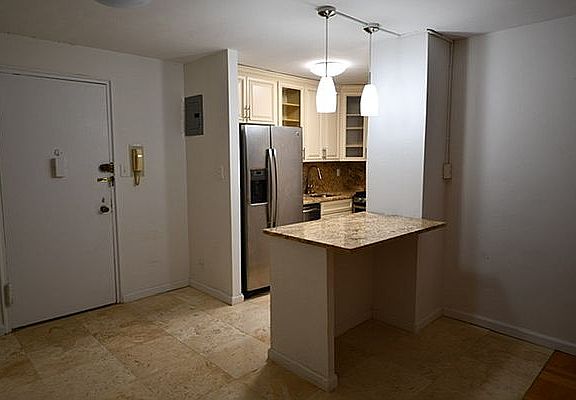 4th image of 350 E 52nd St APT 3F