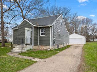1174 Manitowoc Rd, Menasha, WI 54952