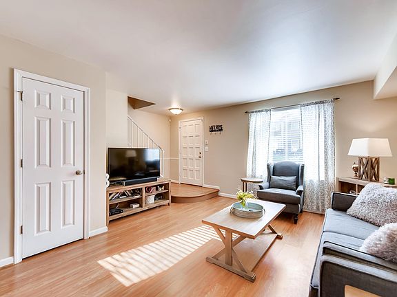 2nd image of 209 Plantation Ct