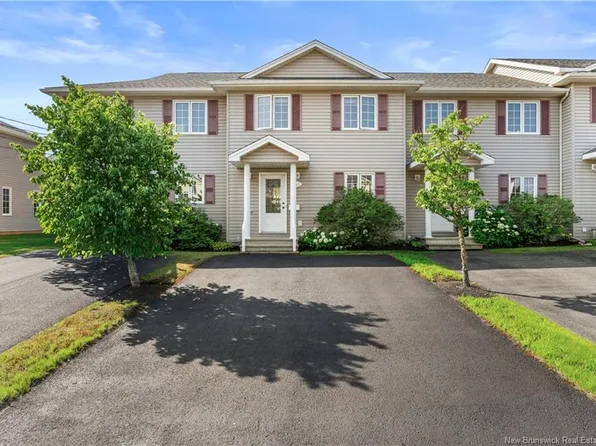 147 Damien St, Dieppe, NB E1A 0G2