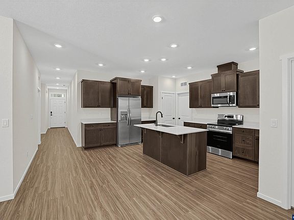 2nd image of 1088 Cadinal St