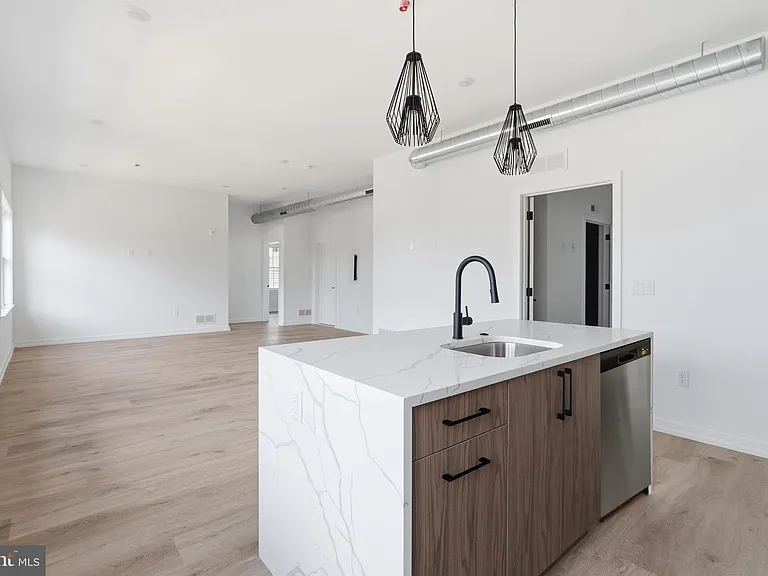 209 New St #6A — Photo 4