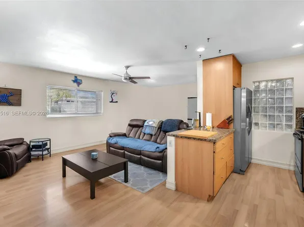 1423 Holly Heights Dr APT 18, Fort Lauderdale, FL 33304