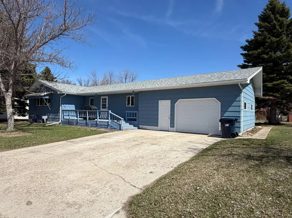 617 Main St S, McClusky, ND 58463