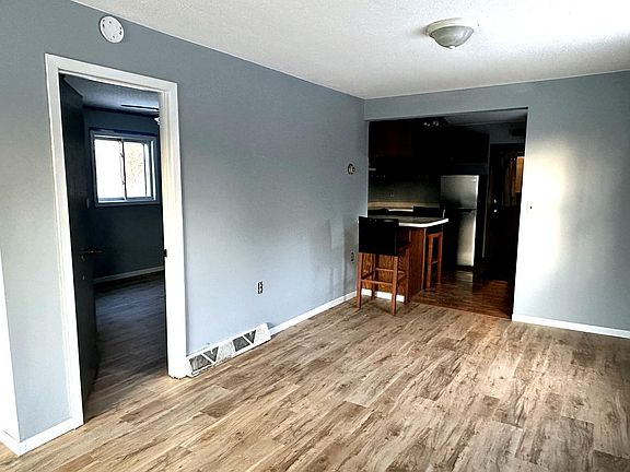 5th image of 3829 Bloomington Ave