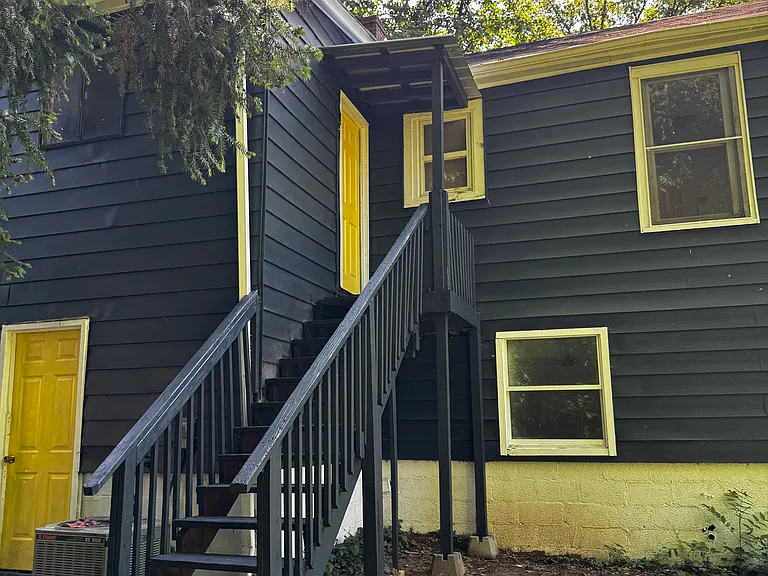 1611 Gray Ave — Photo 2