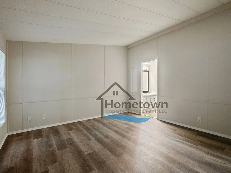 140 W Cosgrove Rd — Photo 1