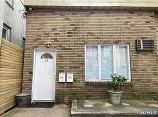 613 12th St, Union City, NJ 07087