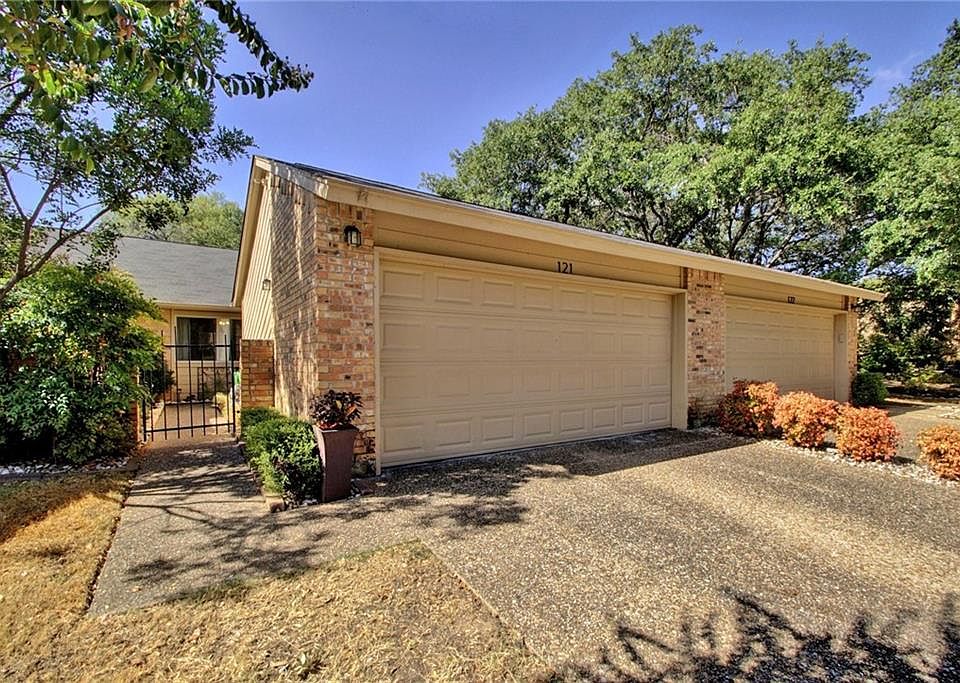 1st image of 7211 Lakewood Dr #F-121
