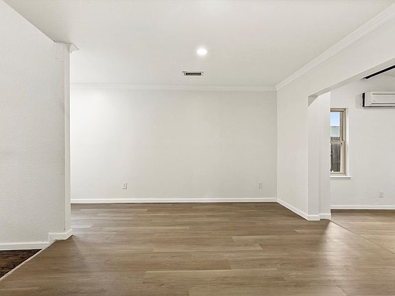 3rd image of 2416 S Elder Ave