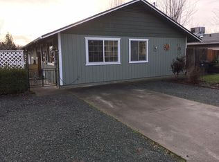 1315 SW Isham St, Grants Pass, OR 97526