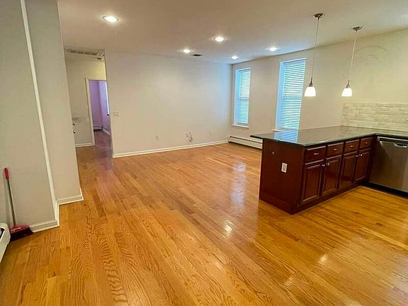 5th image of 8686 15th Ave #2R