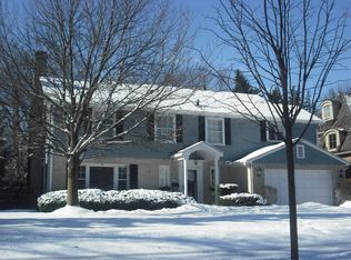 246 N Montclair Ave, Glen Ellyn, IL 60137