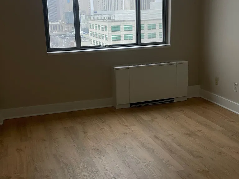 600 E 8th St #12P — Photo 18