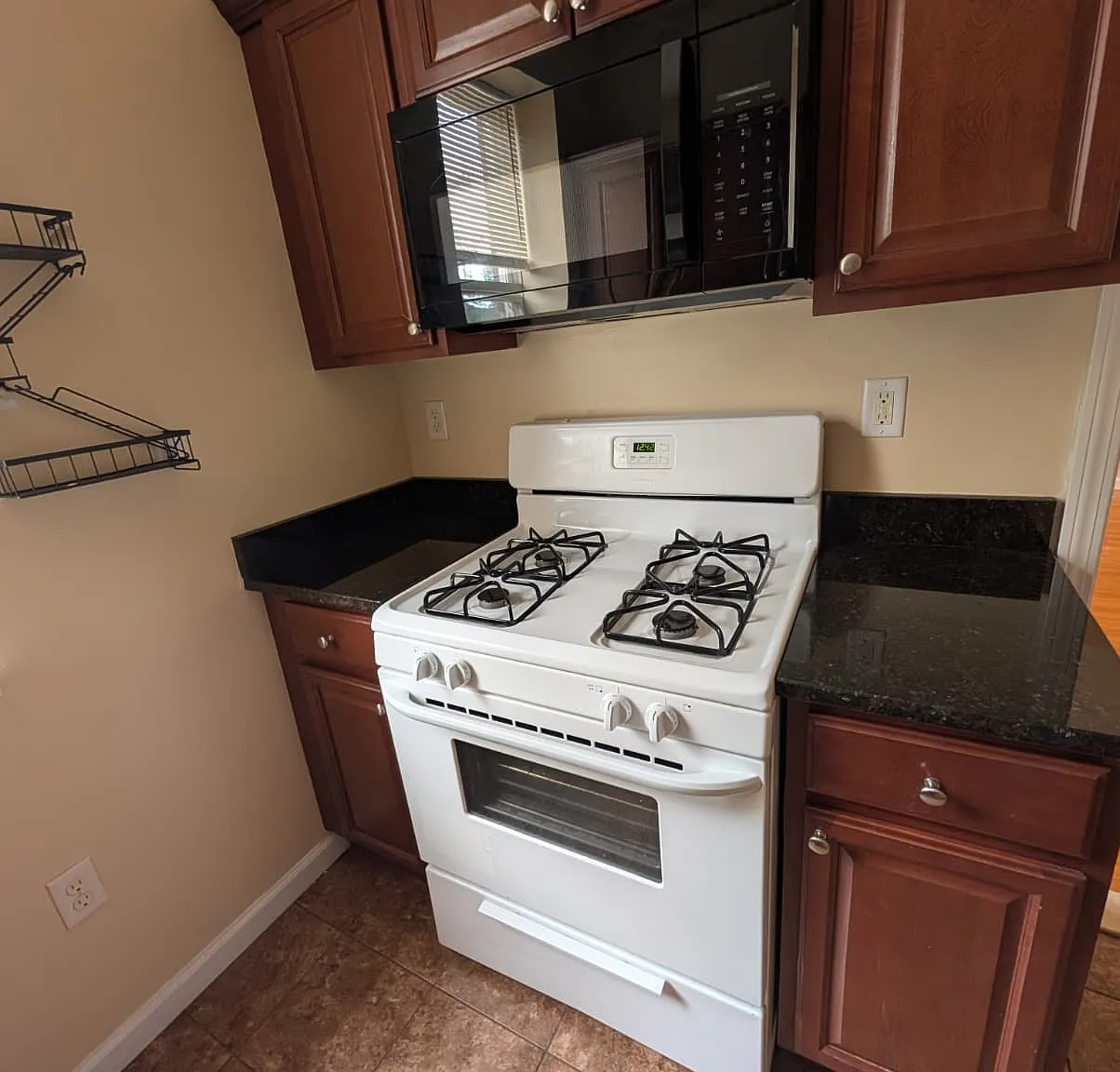 1 bed, $1,350 — Photo 2