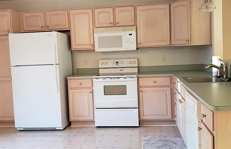 28292 Carlton Way Dr — Photo 5