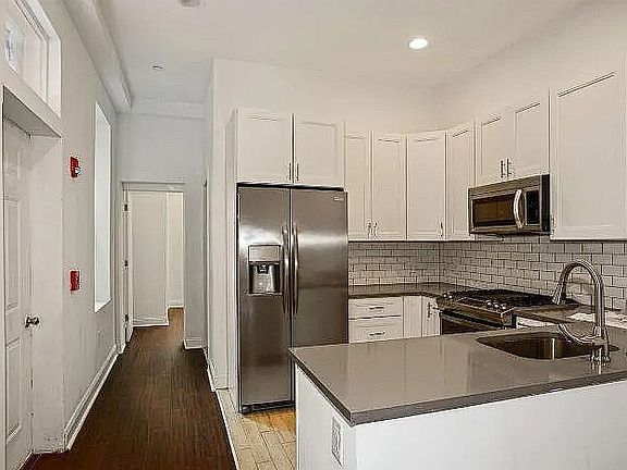 4th image of 1824 W Girard Ave #11088651