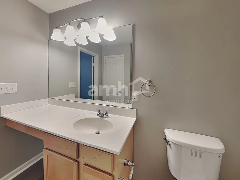 653 Classic Ln — Photo 9