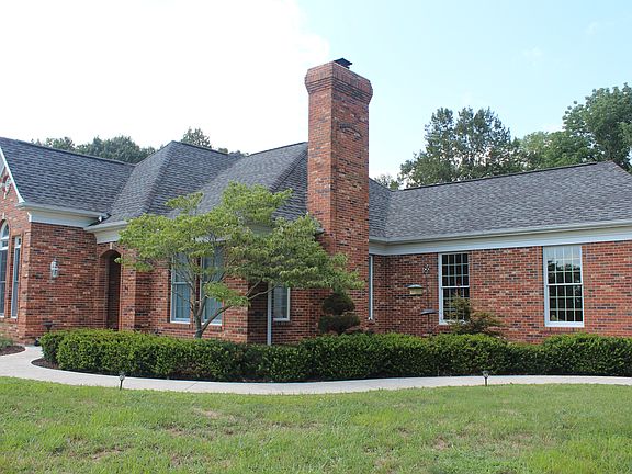 3rd image of 40 Fernwood Dr