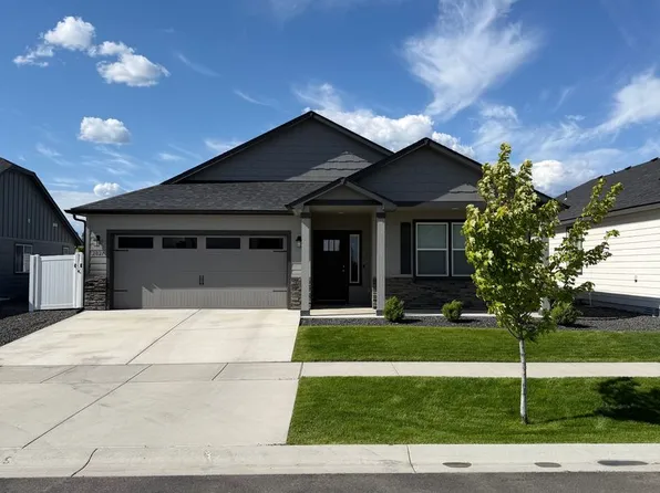 2021 E C St, Deer Park, WA 99006