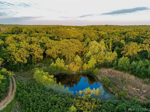 2 N Maple Dr, Kellyville, OK 74039