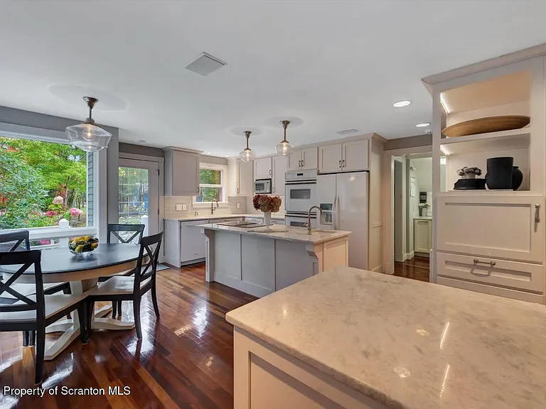 3360 Forest Rd — Photo 12