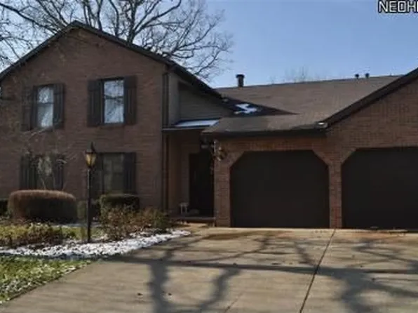 1819 Harbour Cir NW #20D, Canton, OH 44708