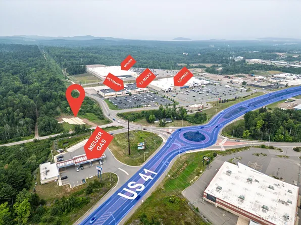 420 Brickyard Rd, Marquette, MI 49855