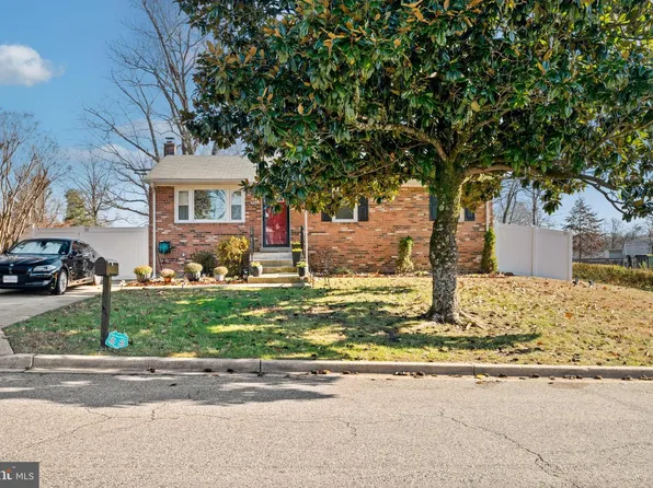 8900 Townsend Ln, Clinton, MD 20735