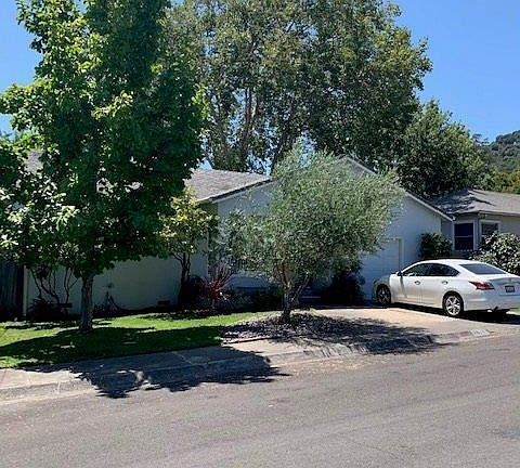 2nd image of 2911 Devita Dr