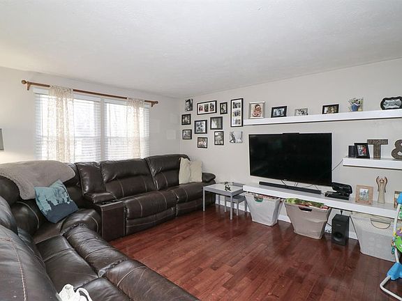 3rd image of 773 Laverty Ln