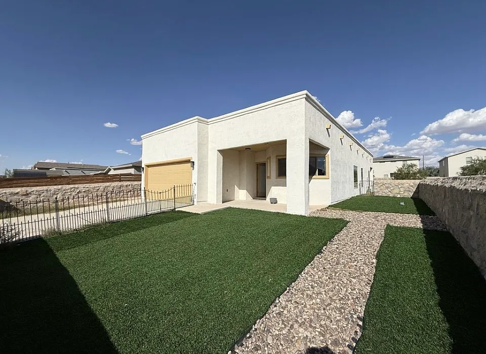 Building Photo - 4817 Mark Avizo St
