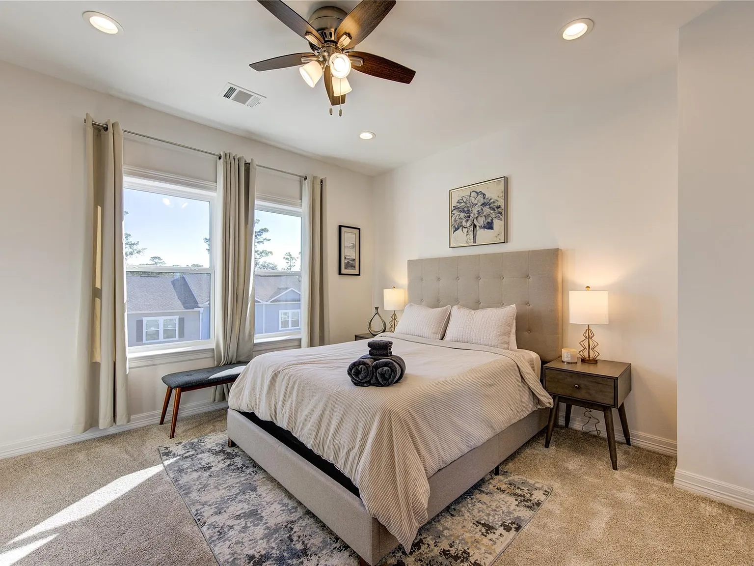 3 bed, 2.5 bath, 1565 sqft, $2,300 — Photo 2
