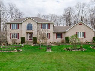 10297 Christina Dr, Kirtland, OH 44094