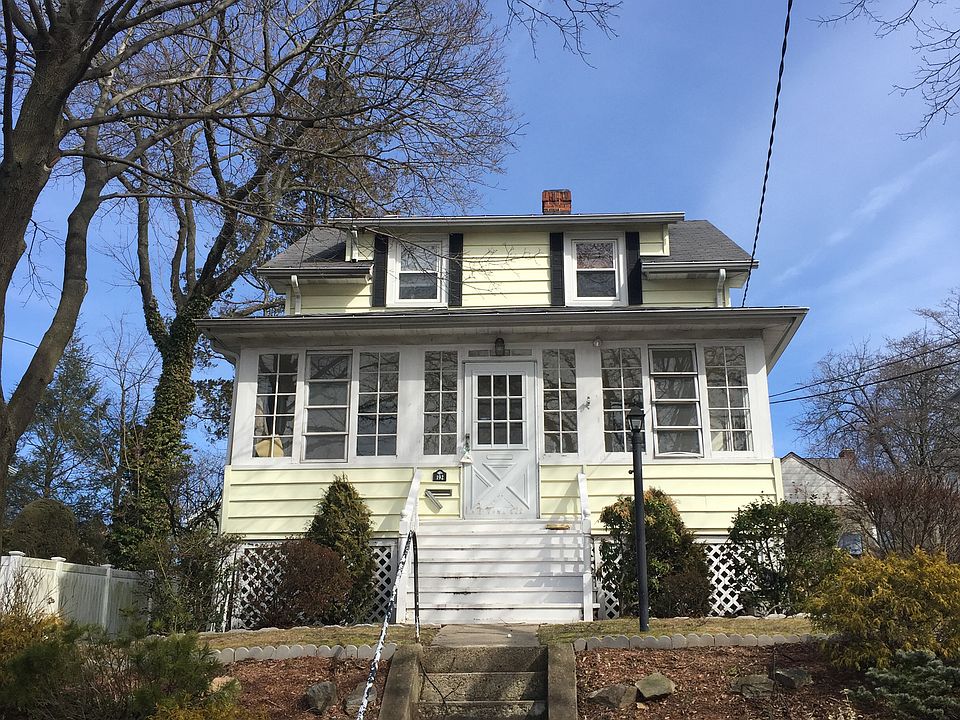 1st image of 192 N Kensico Ave