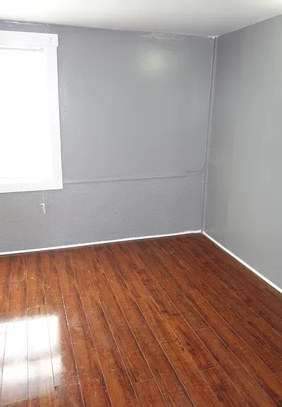 90 Winifred St W — Photo 24