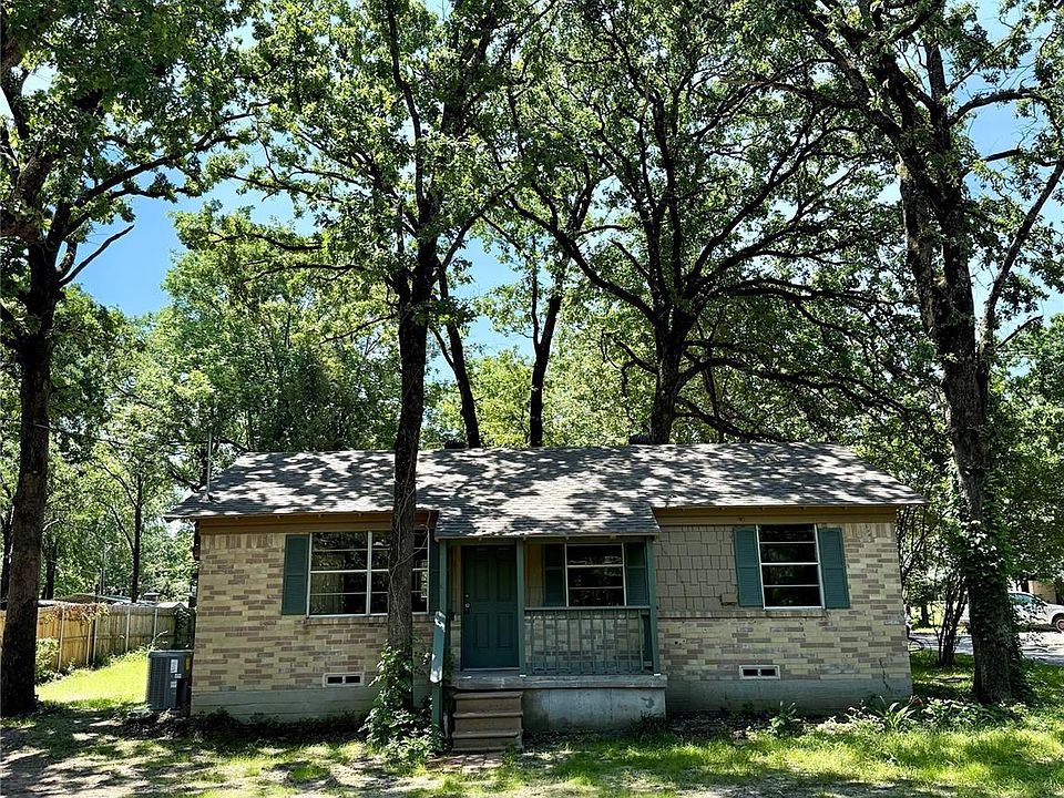 1st image of 405 Forest Ln