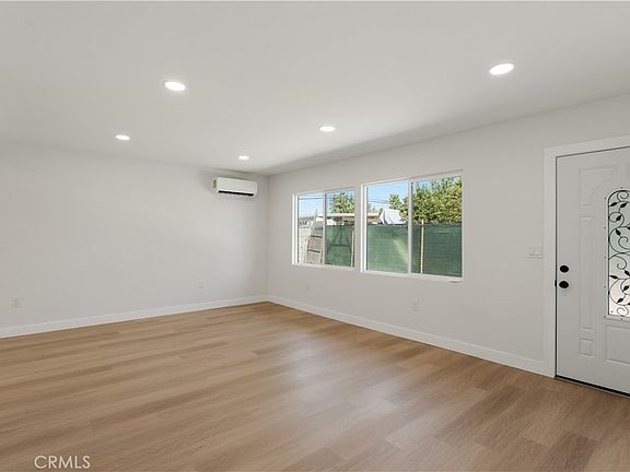 5th image of 3629 Athol St