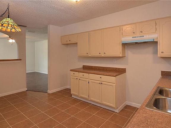 4th image of 710 La Fonda Cir