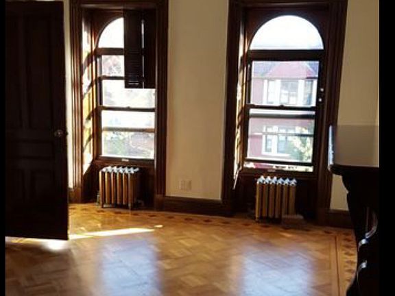 4th image of 1183 Dean St #2