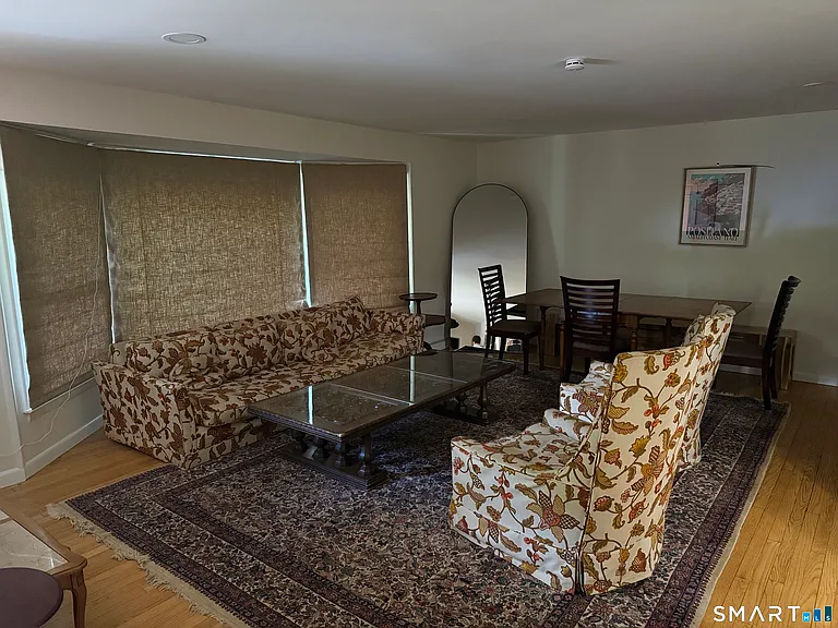 381 Nichols Ave — Photo 9