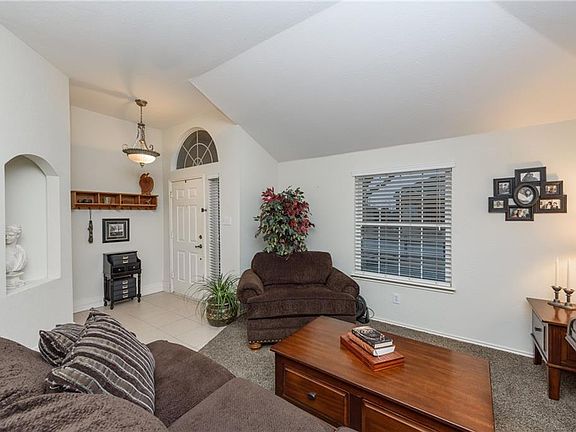 3rd image of 493 Willowlake Dr